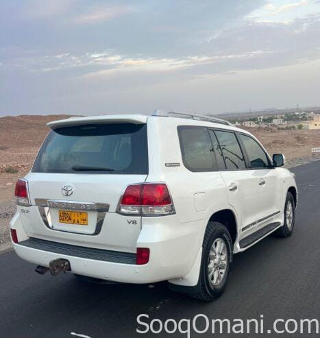 Land Cruiser 2011 model
