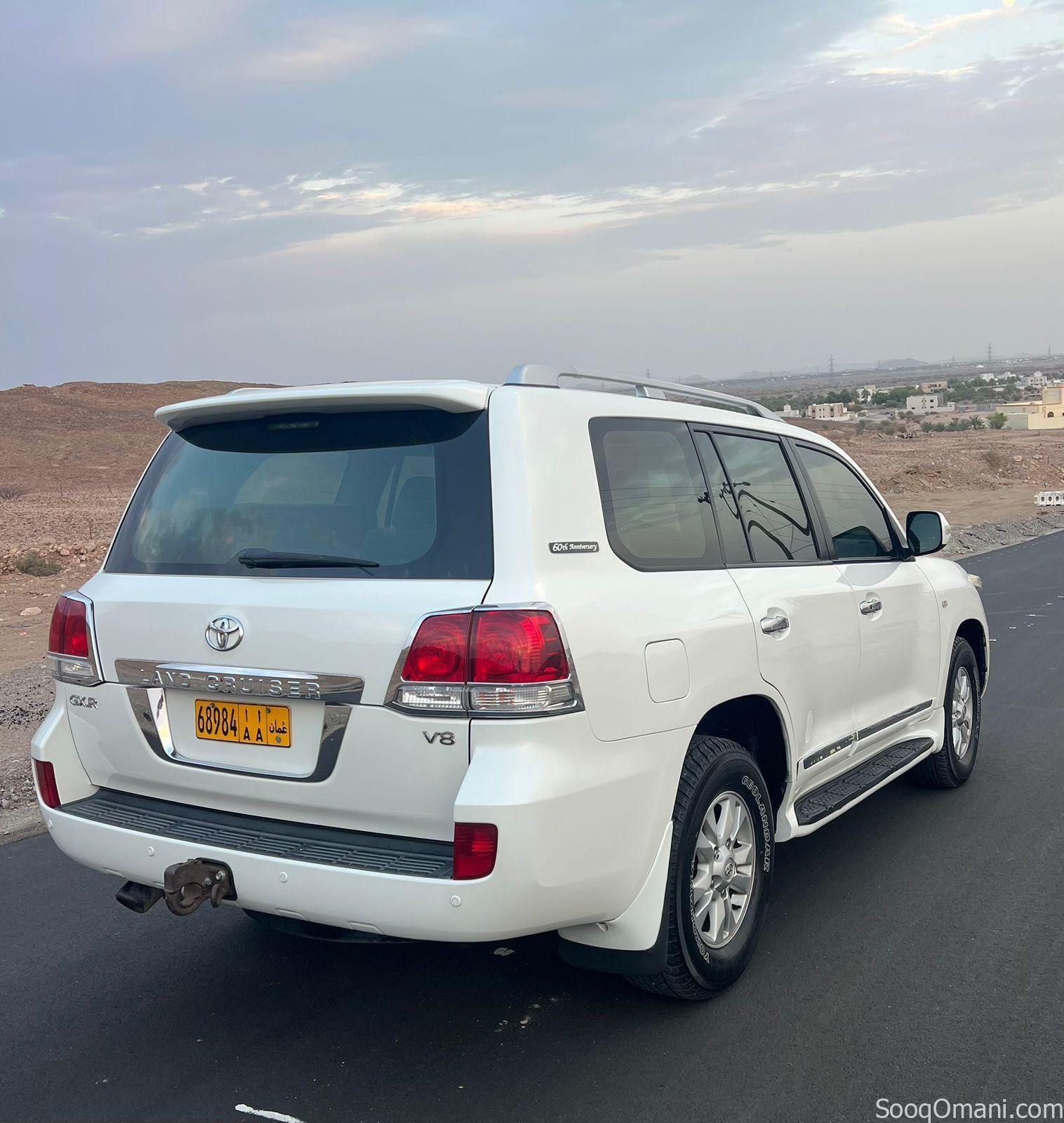 لاندكروزر موديل 2011