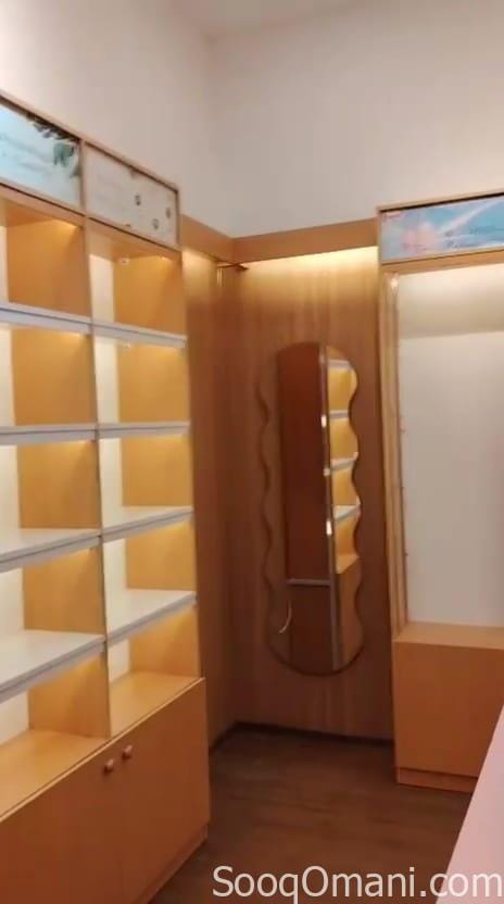 For sale, a new shop with new cabinets and lights in an excellent location in South Maabela, on Al Khair Street, after Taimur Mosque.
