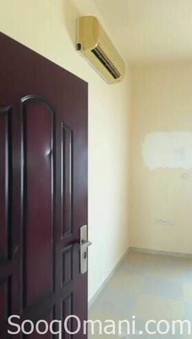 For rent, a ground floor house in an excellent location on Al Khair Street in South Maabela, with a large area near Al Mubtakir Kindergarten