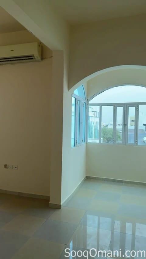 للايجار بيت ارضي بموقع ممتاز في شارع الخيرفي المعبيلة الجنوبية بمساحة واسعة بالقرب من روضة المبتكر