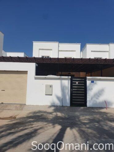 For sale, a luxury villa in Seeb Al Sharadi
