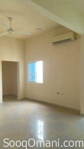 For rent, a ground floor house in an excellent location on Al Khair Street in South Maabela, with a large area near Al Mubtakir Kindergarten