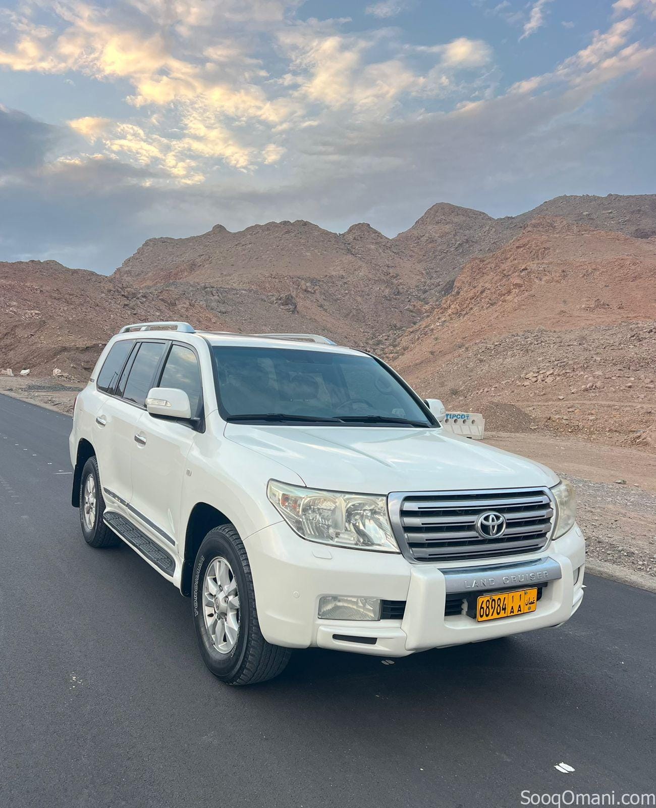 لاندكروزر موديل 2011