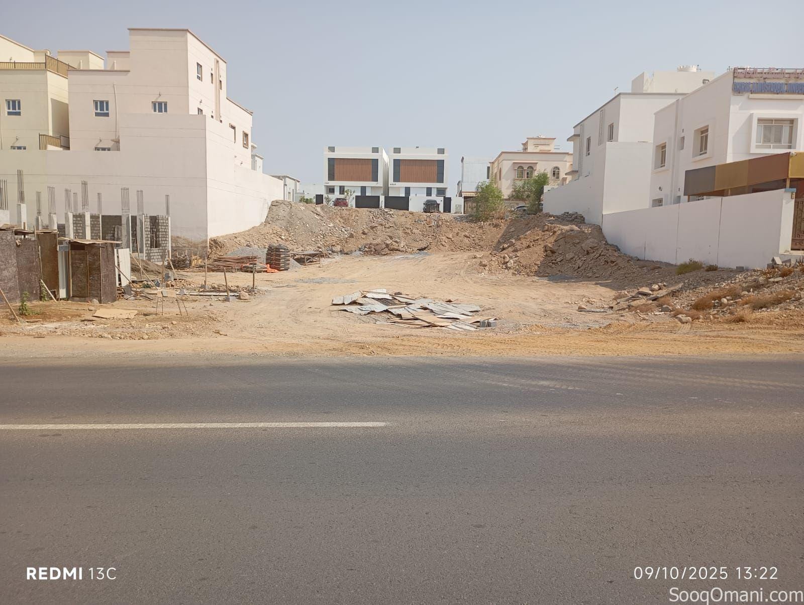 للبيع ارض سكينة في المعبيلة الرابعة بلوك 2