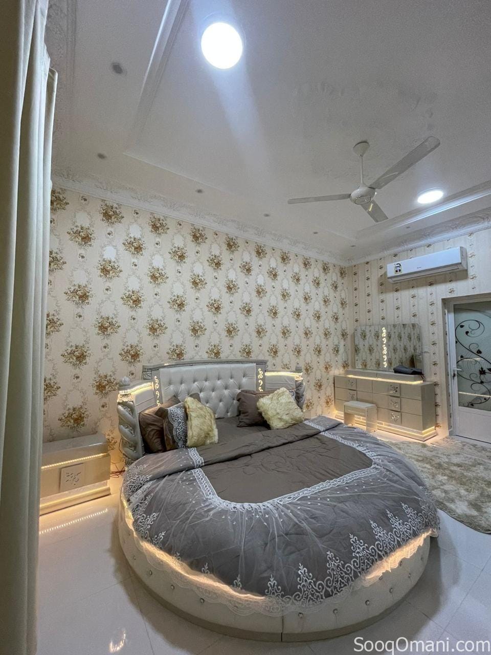 For sale, a luxury villa in Seeb Al Sharadi