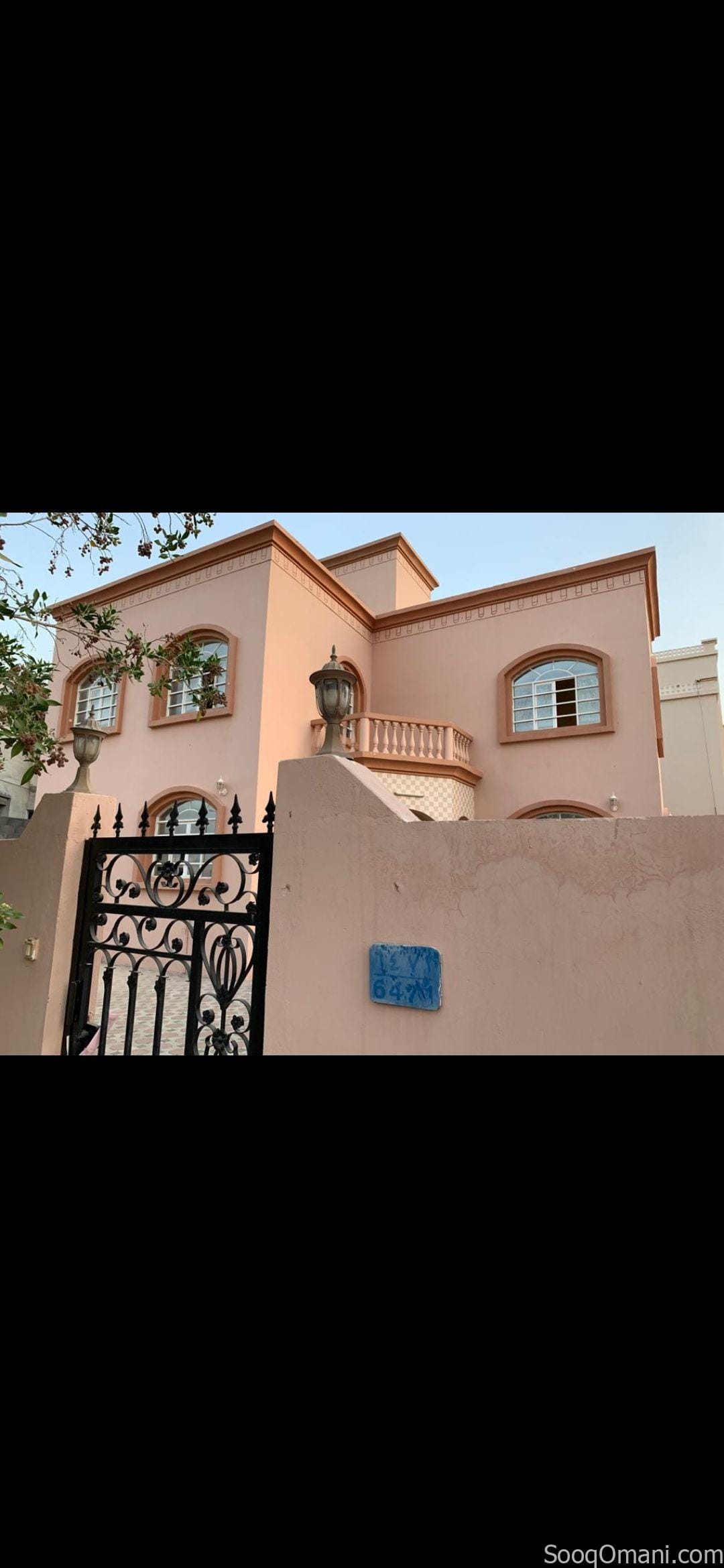 Luxury villa for sale in Al Hail South