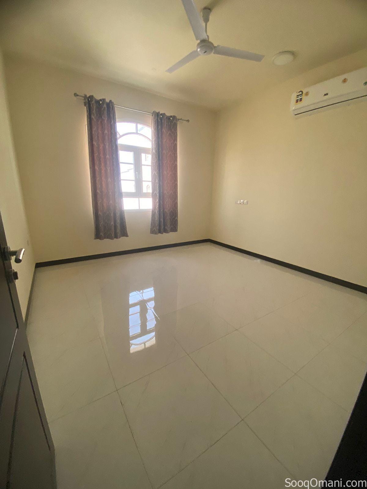 Excellent apartment for rent in South Maabela on Al Noor Street in Al Rahba neighborhood near Al Sahabi Abdullah Mosque