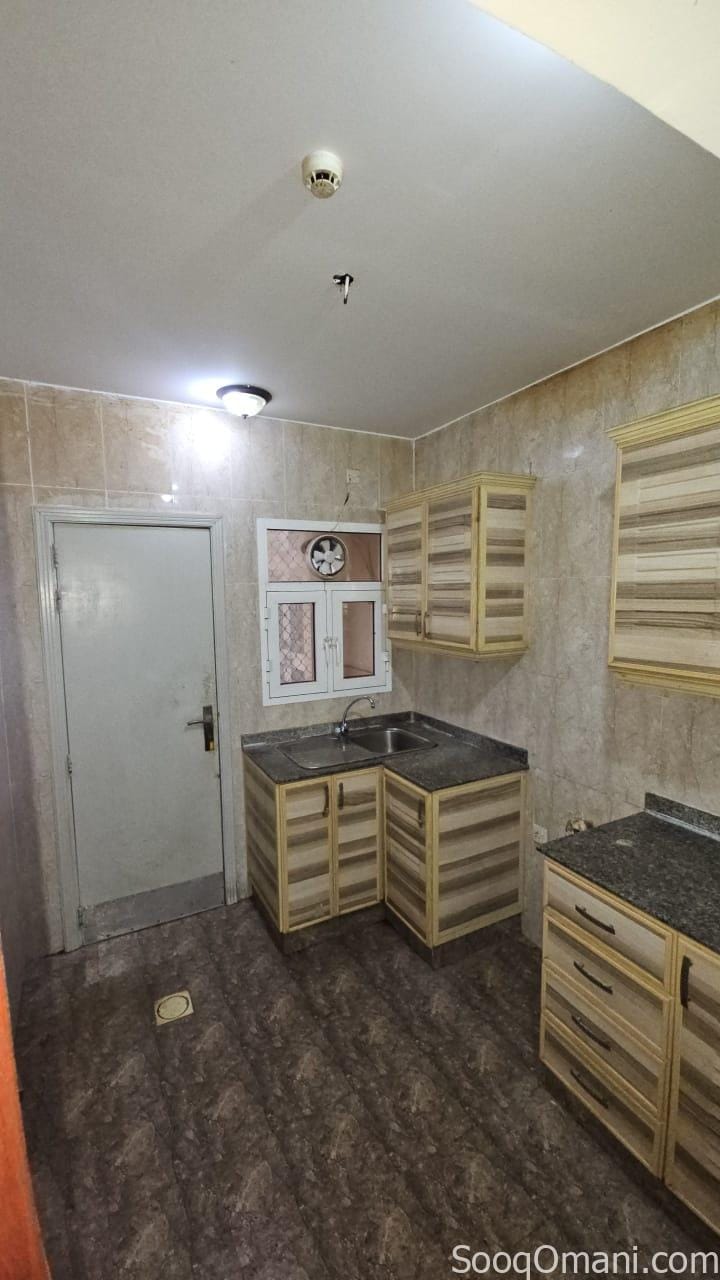 For rent, an excellent apartment on Al Khair Street, in a vital and active location in South Maabela, near Al Safa Hypermarket