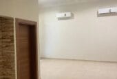 For rent, a ground floor apartment in an excellent location and with a large area in South Maabela, near Al Jalil Mosque and Al Imam Mosque