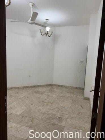 For rent an excellent apartment in an excellent location in Al Khoud on Al Sadd Street, near Al Afak Hotel Apartments and Fikra Library