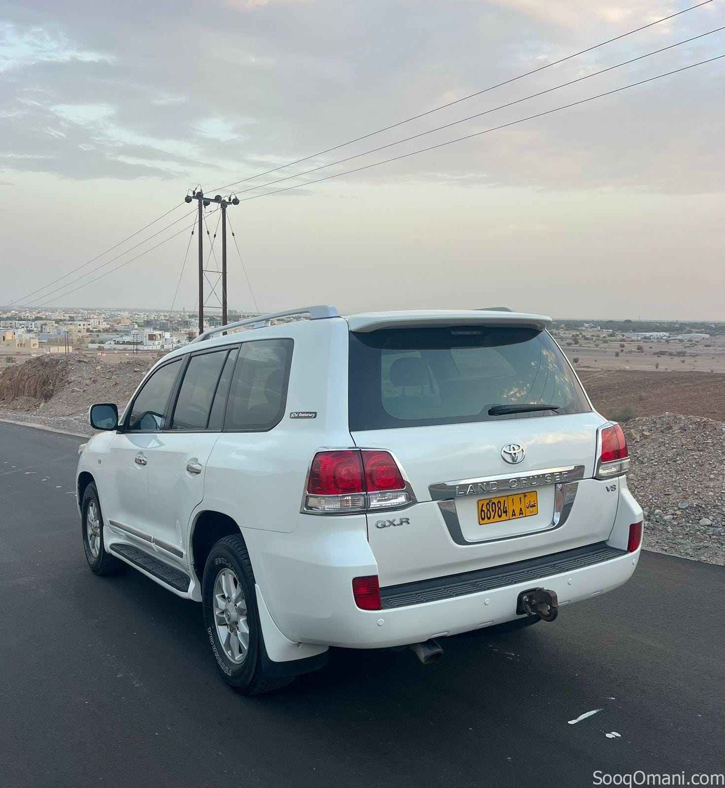 لاندكروزر موديل 2011