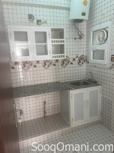 لايجار شقة سكنية في المعبيلة الجنوبية