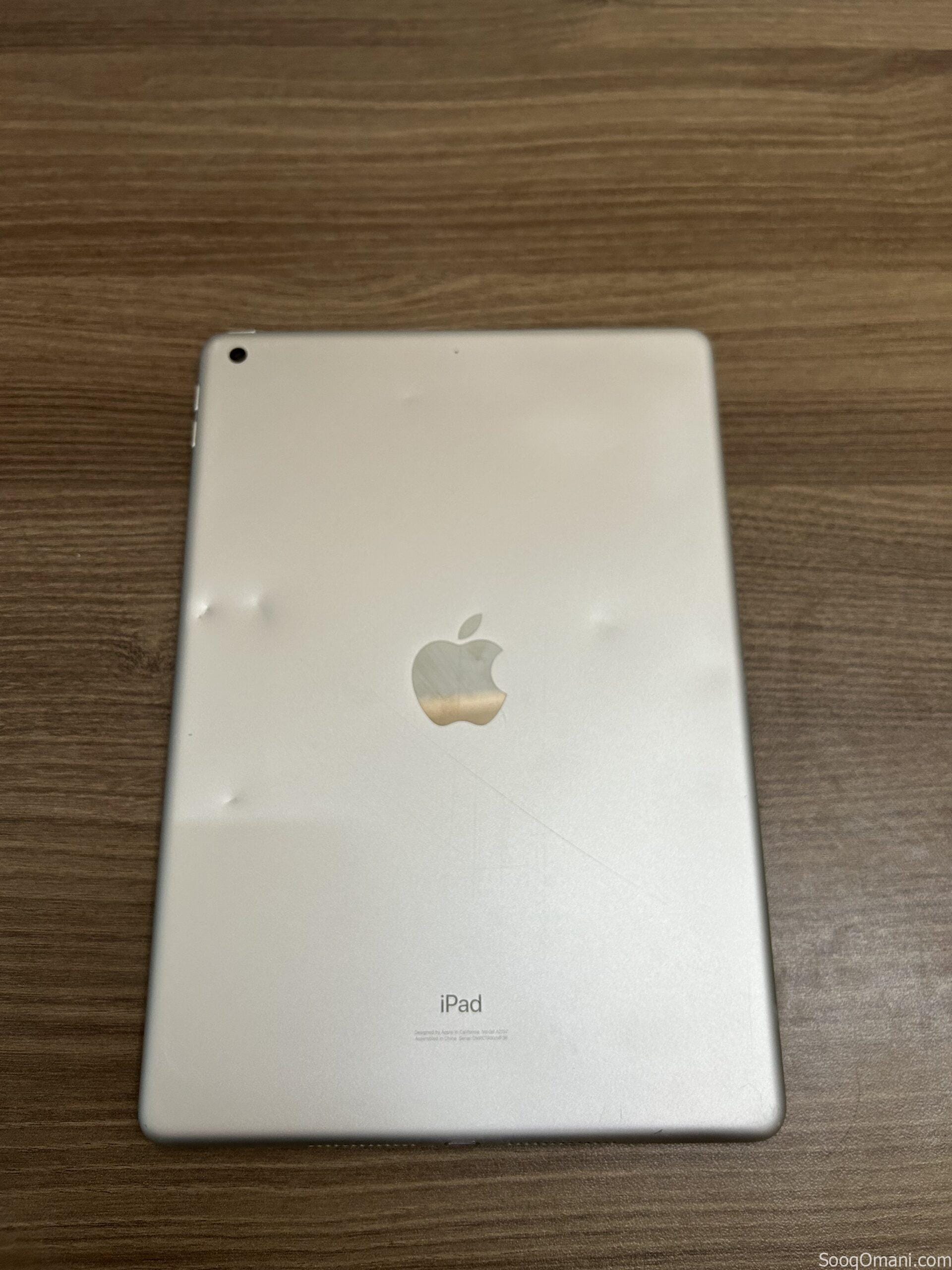Apple iPad 7 with all accessories