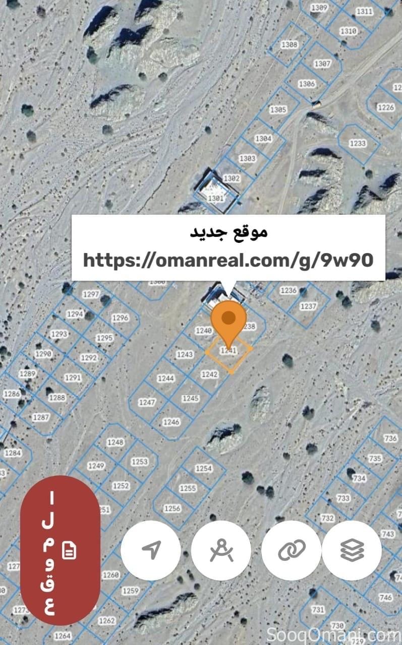 ارض سكنيه في العامرات مدينة النهضة مربع ٧/١ وسط البيوت