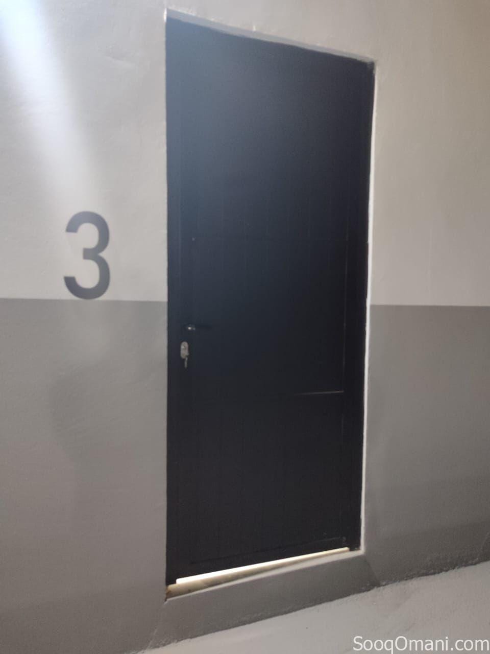 Room for monthly rent in Sohar, opposite the Corniche and the sea.