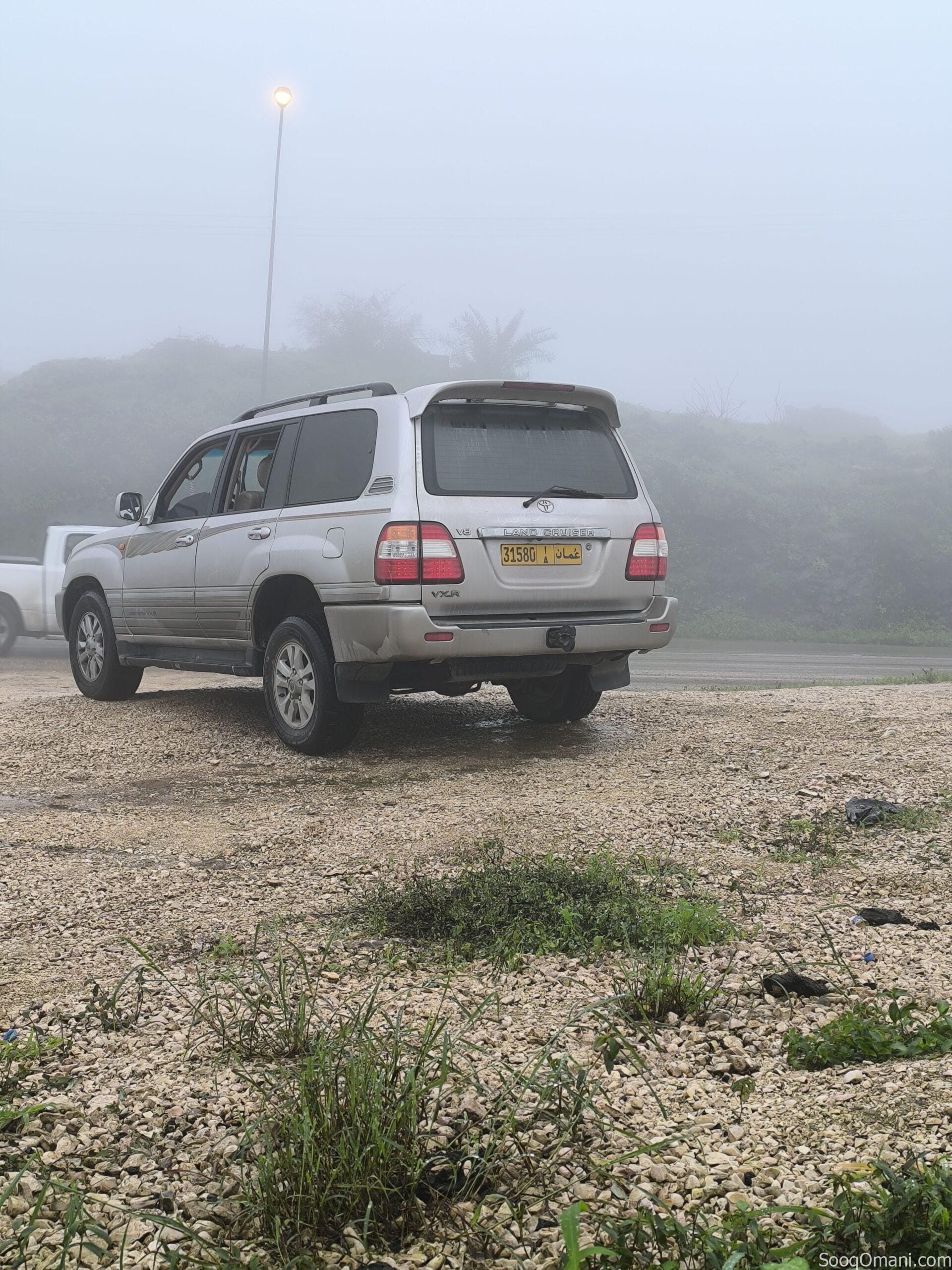 للبيع لاند كروزر ٩٨ وارد رقم واحد أموره طيبه جير ومكينه والدبل والدفلوك والفتحة شغال مطلوب ٢٥٠٠ لتوا