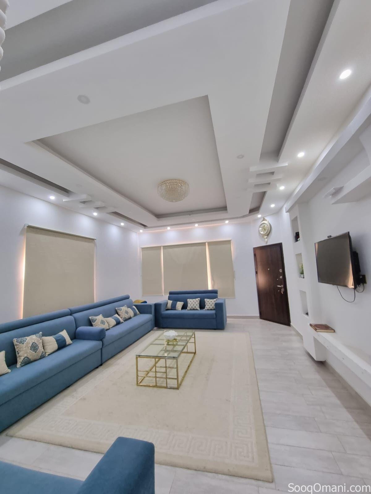 Directly from the owner: A luxurious, detached villa in Al Amerat, offering complete privacy for you and your family