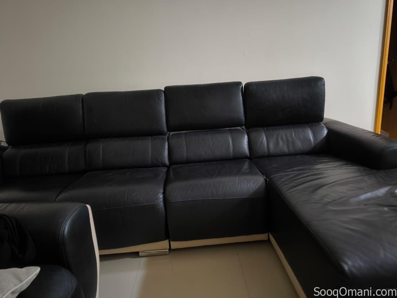 Italian 4-seater sofa, easy to assemble and disassemble, suitable for watching movies.
