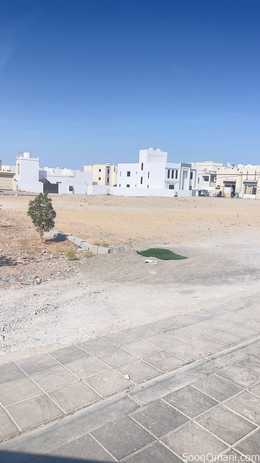 للبيع ارض سكنية في موقع حيوي في المعبيلة