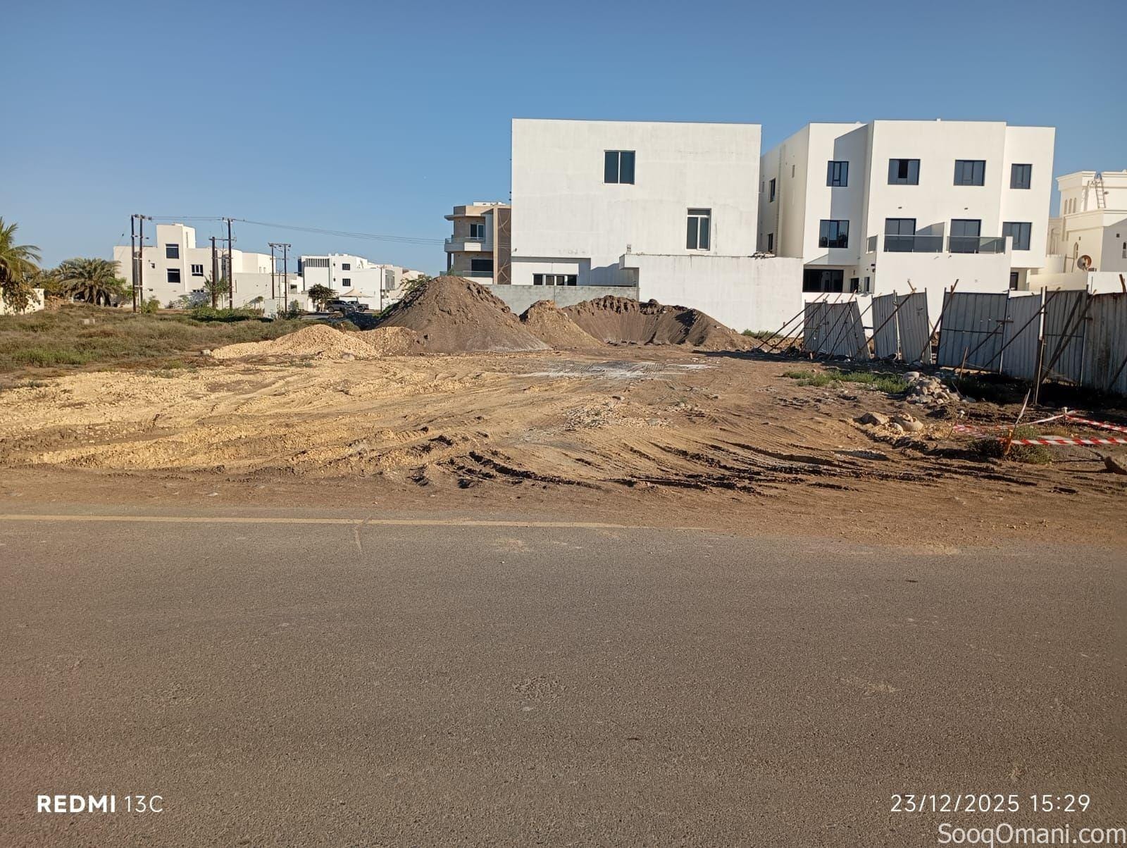 Residential land for sale in Sur Al Hadid, near the Corniche