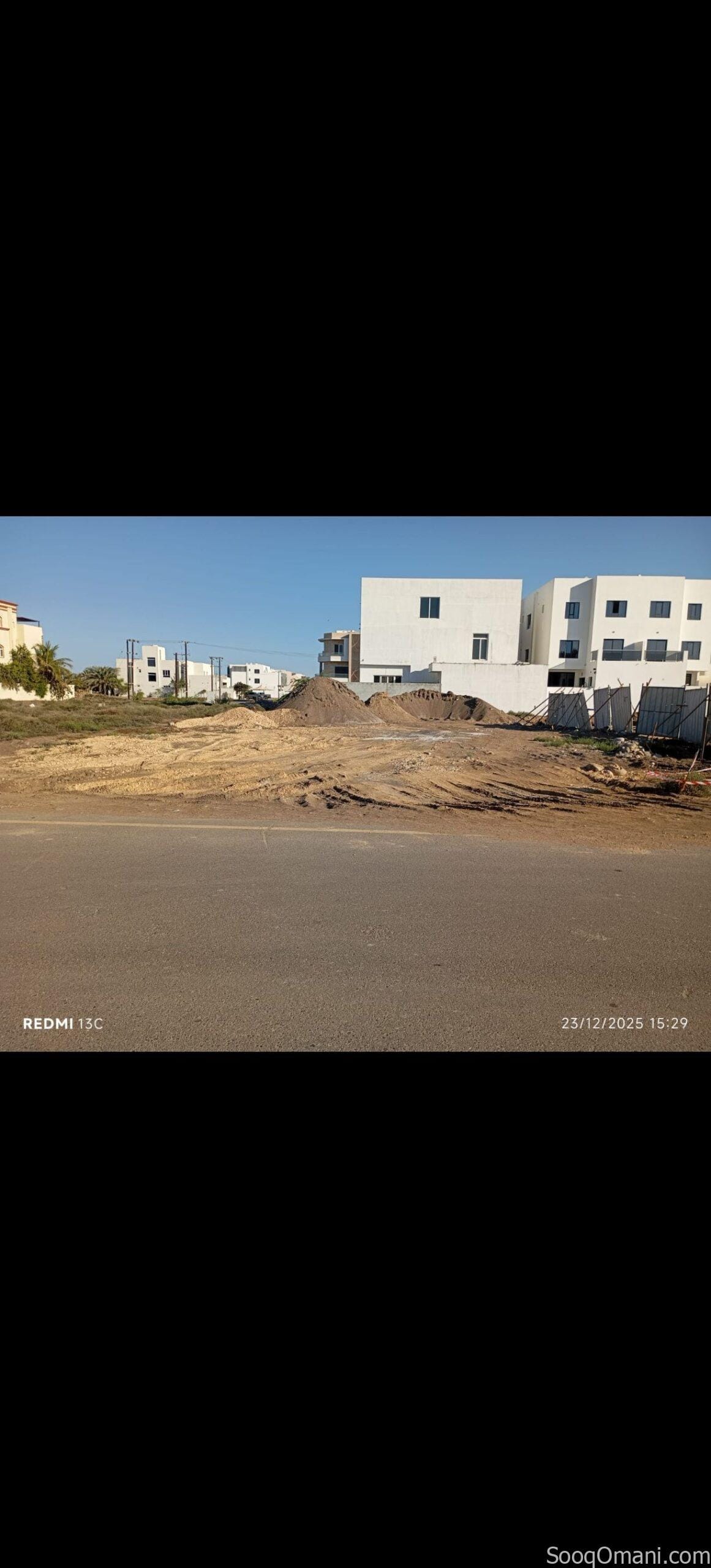 Residential land for sale in Sur Al Hadid, near the Corniche