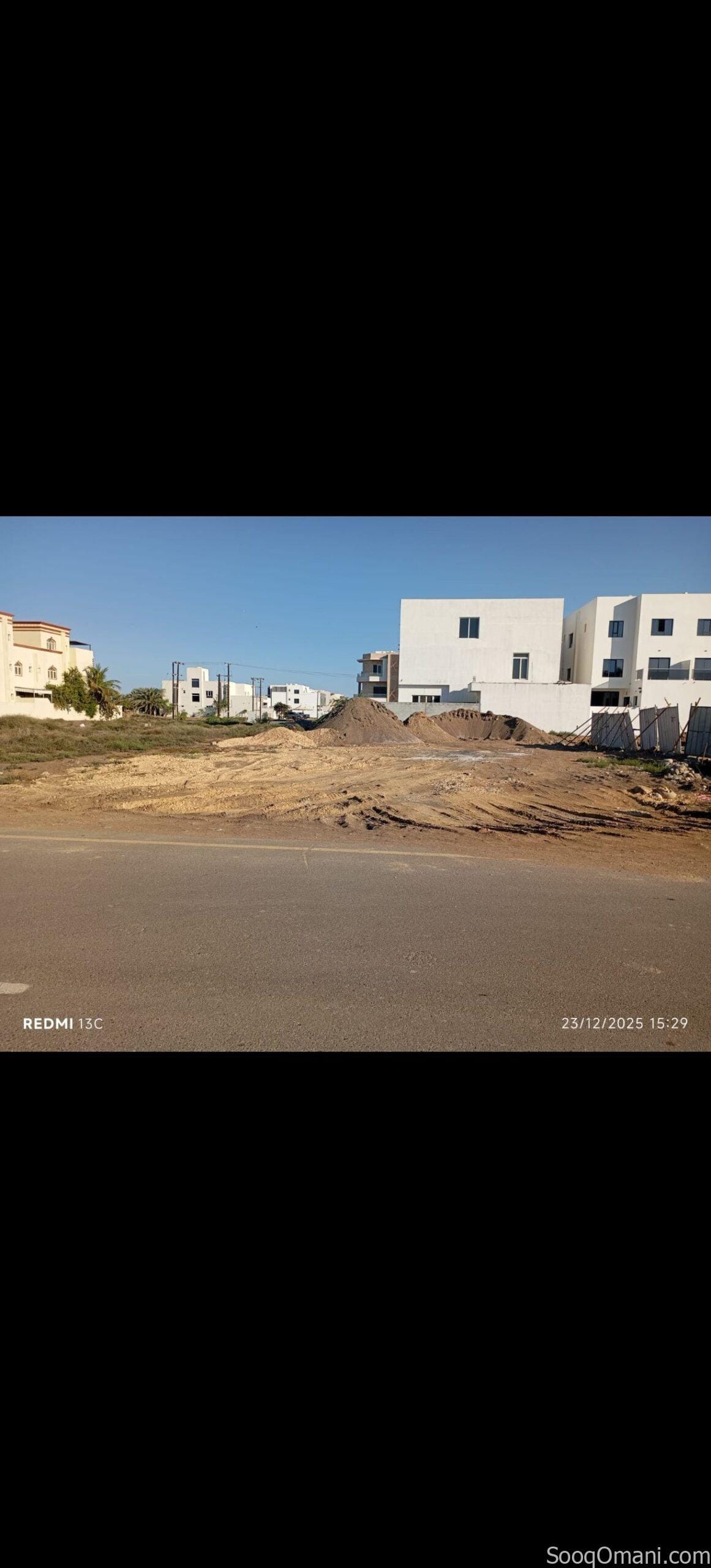 Residential land for sale in Sur Al Hadid, near the Corniche