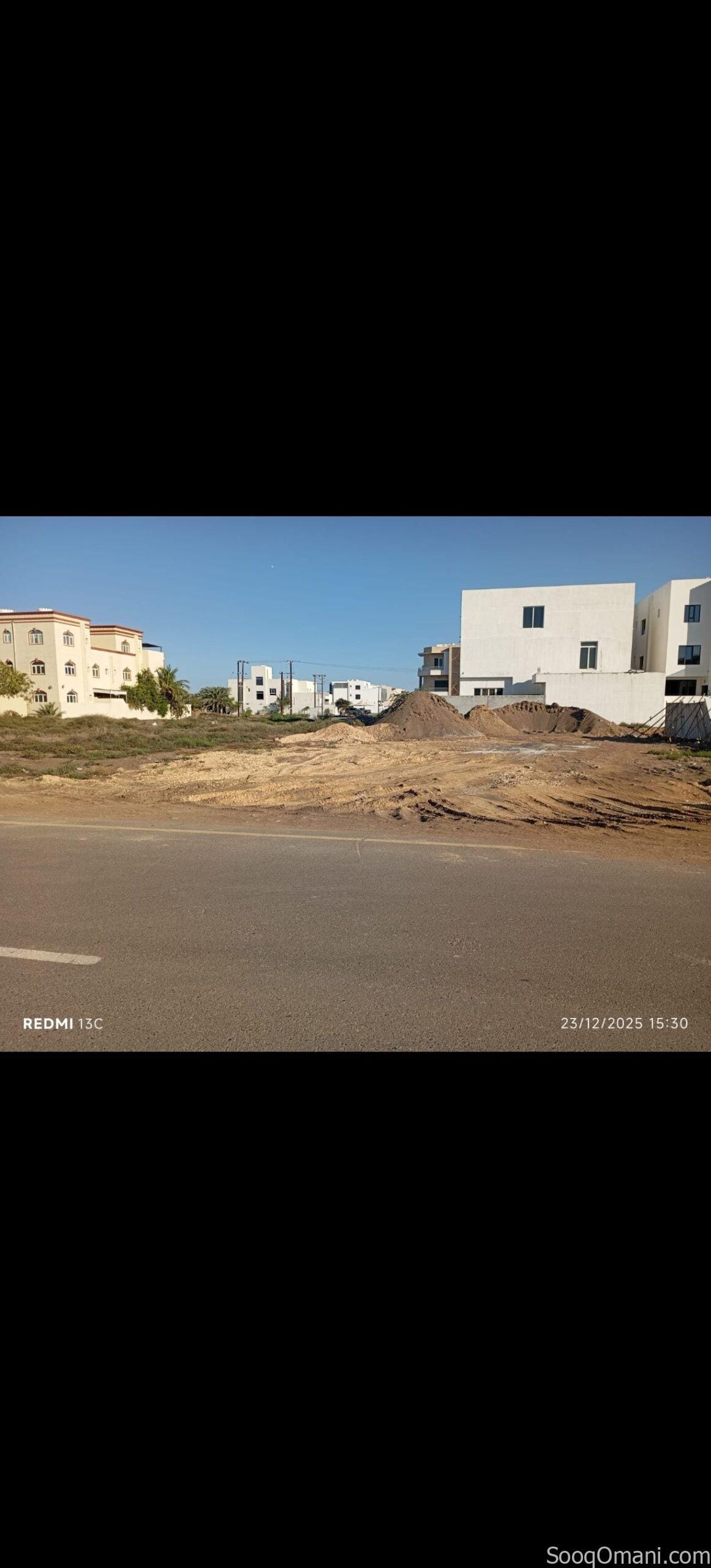 Residential land for sale in Sur Al Hadid, near the Corniche