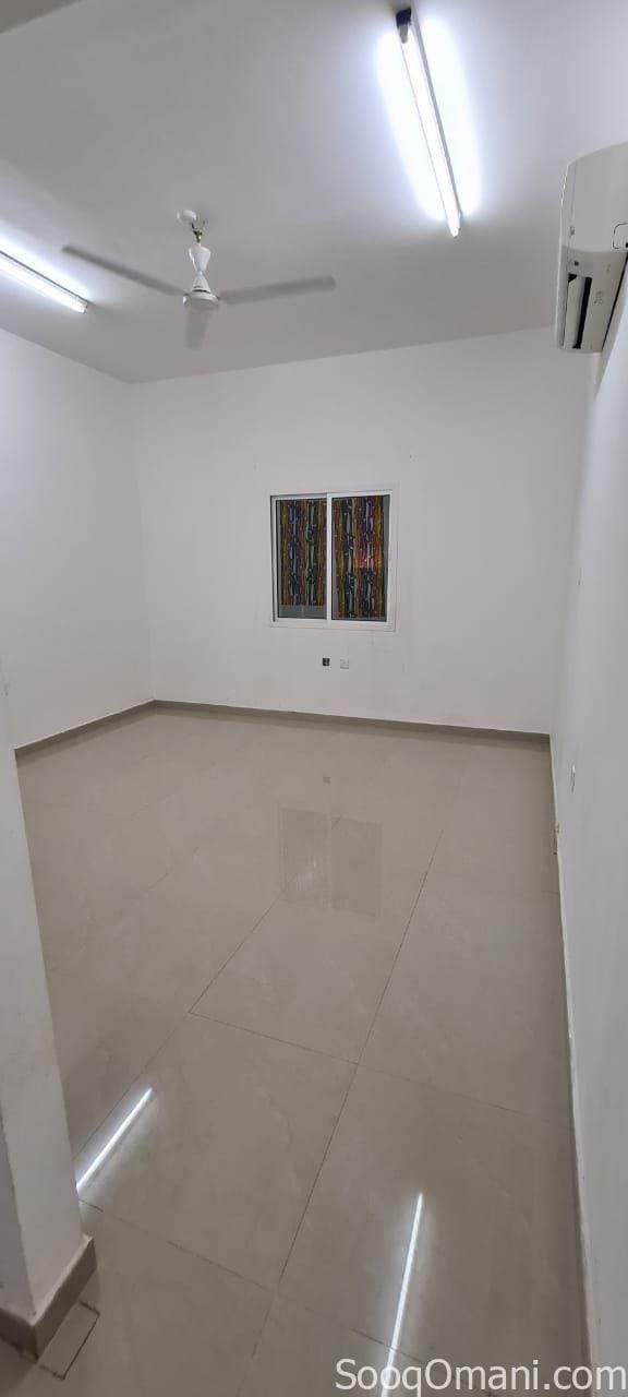 شقة للايجار الخوض السادسة