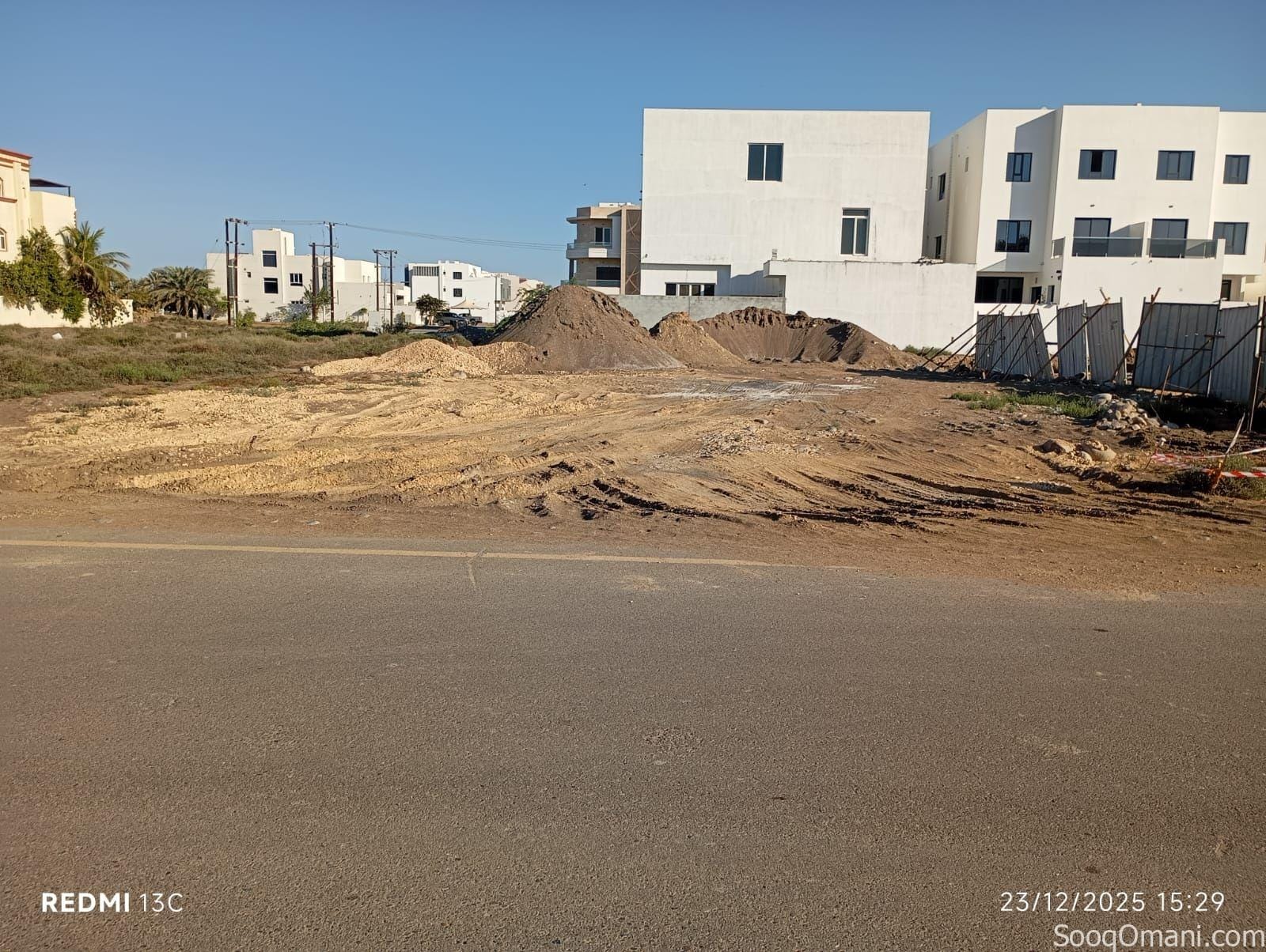 Residential land for sale in Sur Al Hadid, near the Corniche