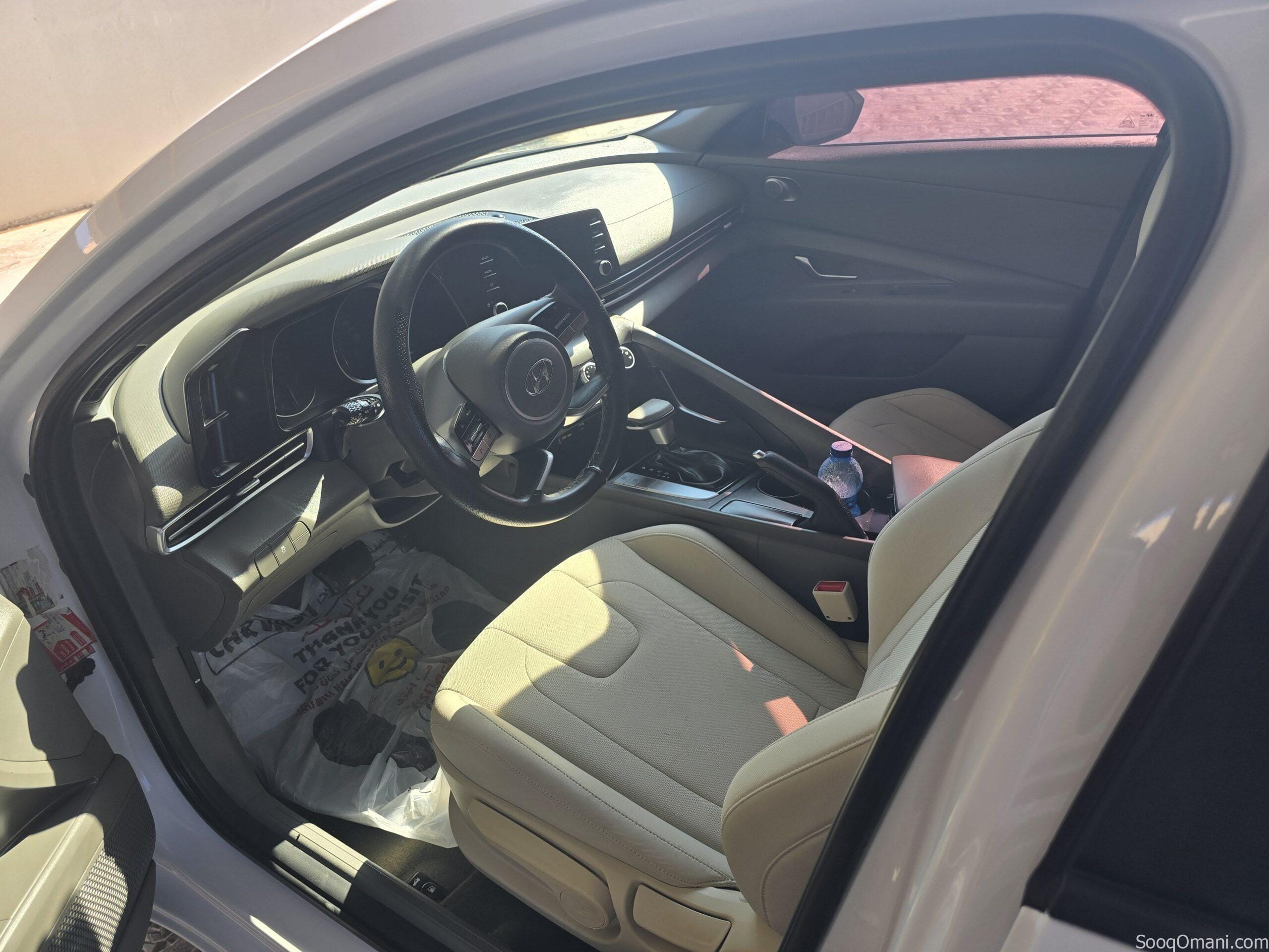 مركبة من نوع هيونداي إلنترا خليجي وكالة عمان سعود بهوان السيارة ماشية 92 الف وضمان الوكالة