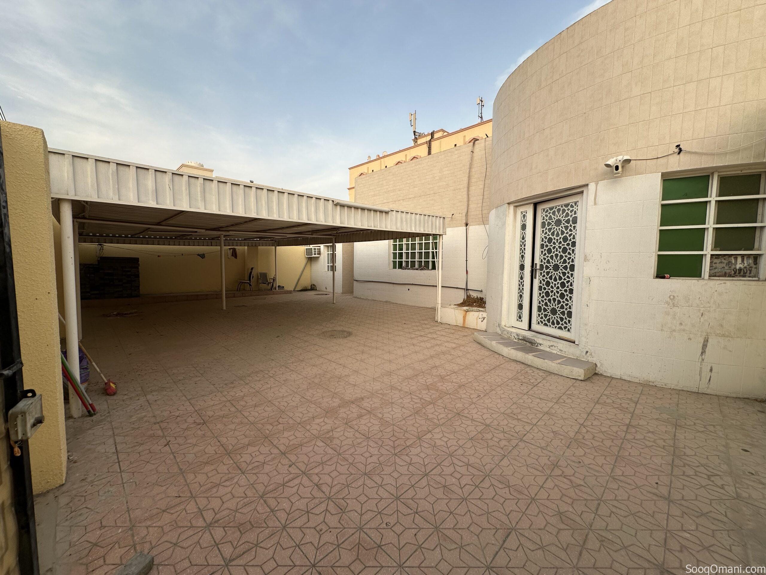 منزل للبيع في الخوض