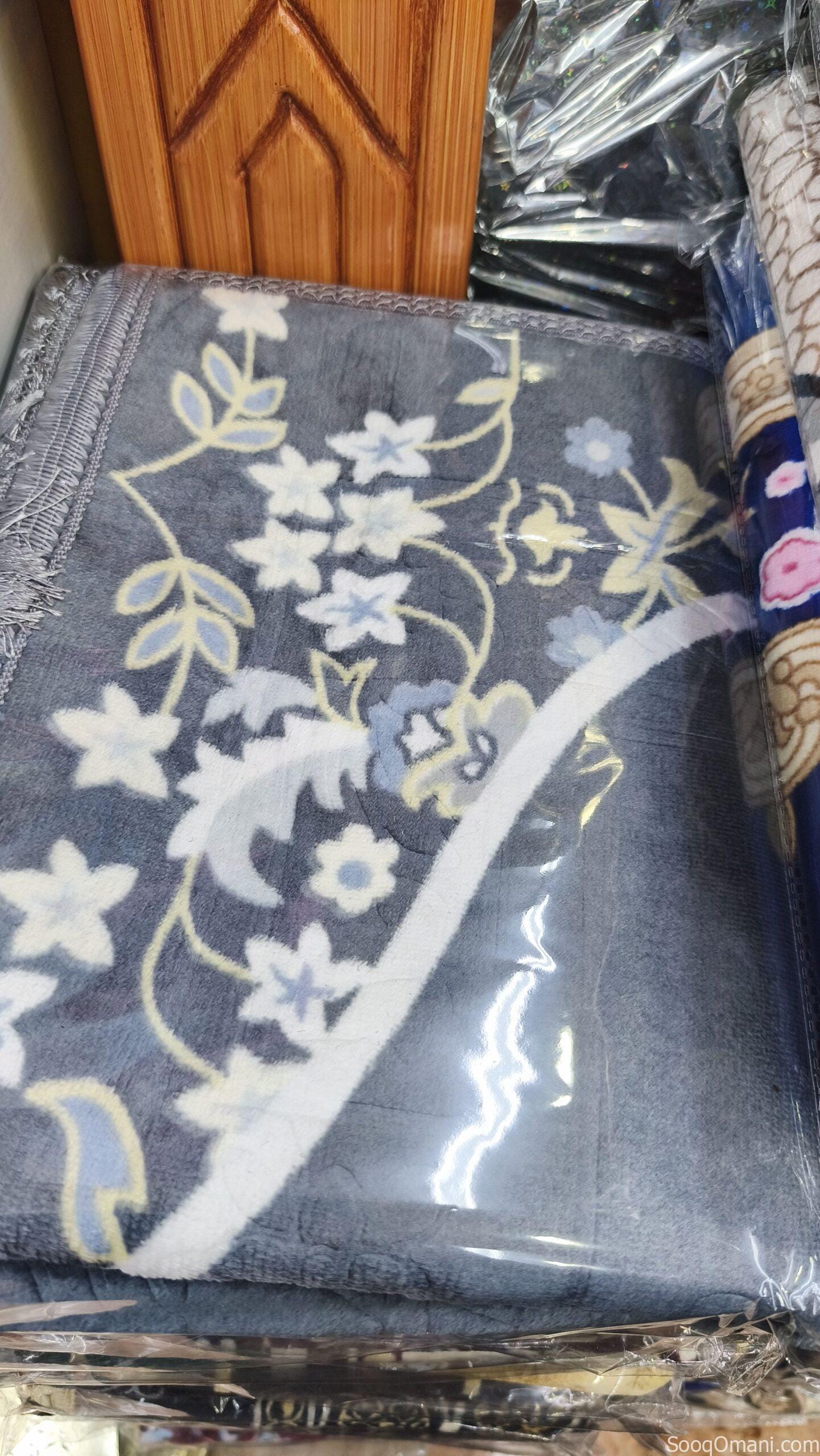 Prayer rugs wholesale and retail