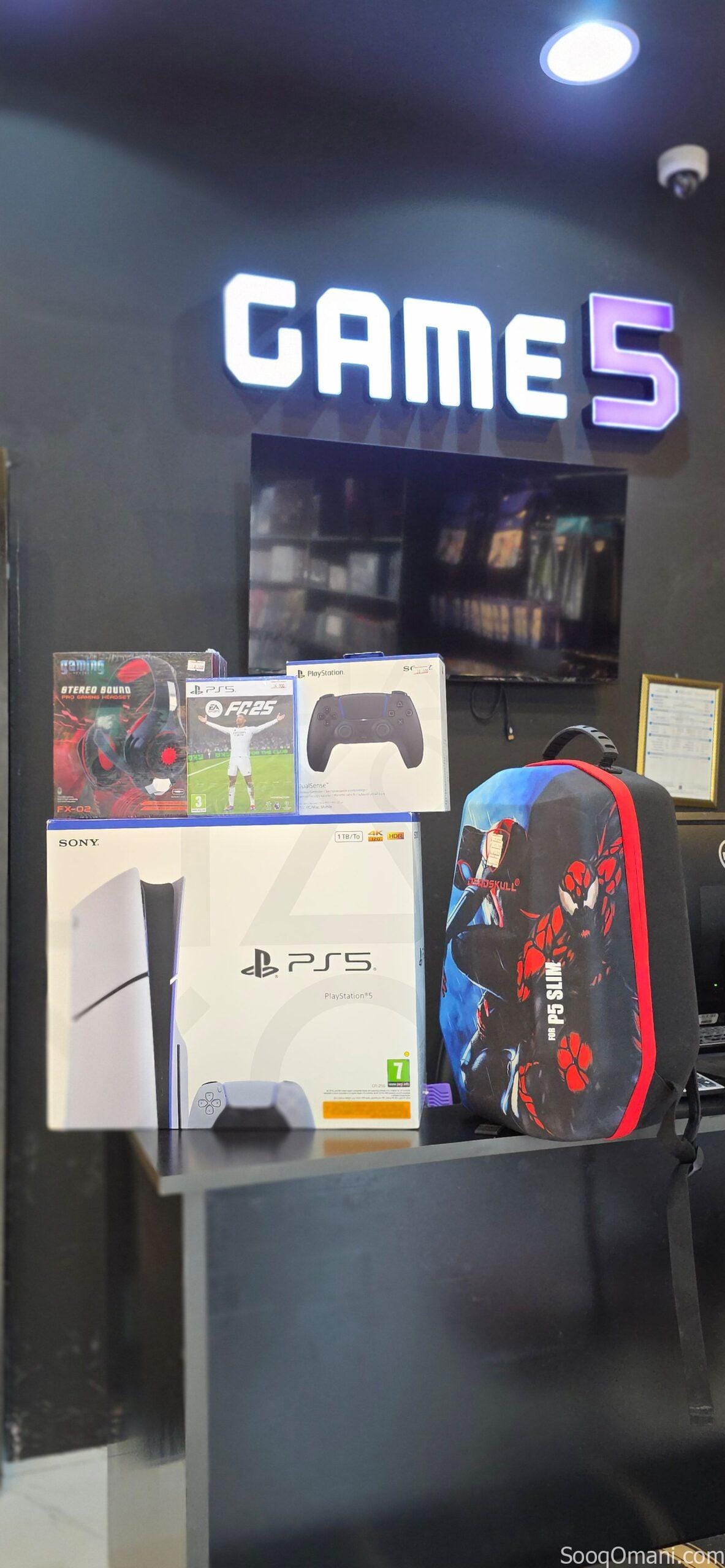 بلايستيشن 5 سليم (نسخة الأقراص) 1 تيرا + جهاز تحكم إضافي + لعبة FC25 + سماعة رأس + حقيبة ضمان استب