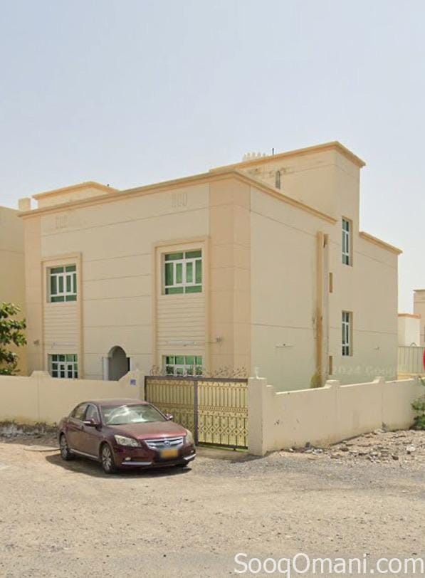 للبيع منزل ف العامرات السادسه من المالك مباشرة