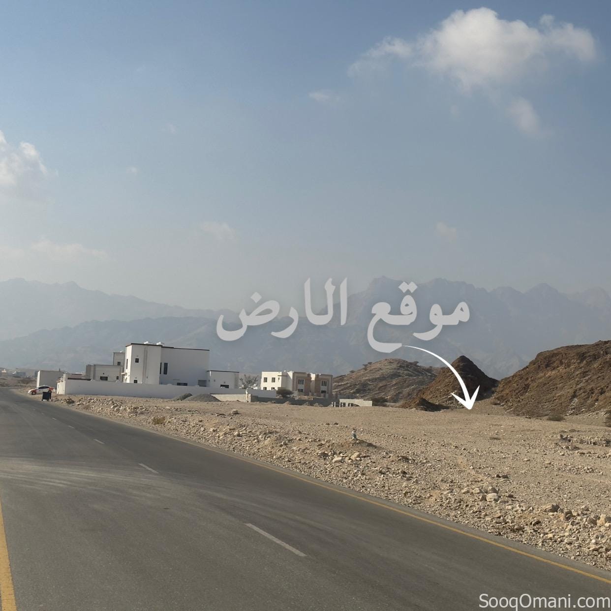 I am the owner. The land area is 660 square meters, expandable, in the Al-Hajir 1 area