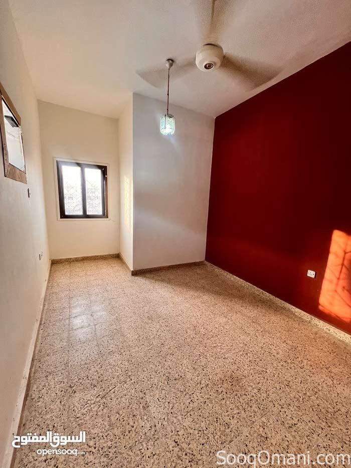 شقة للإيجار في الحمرية