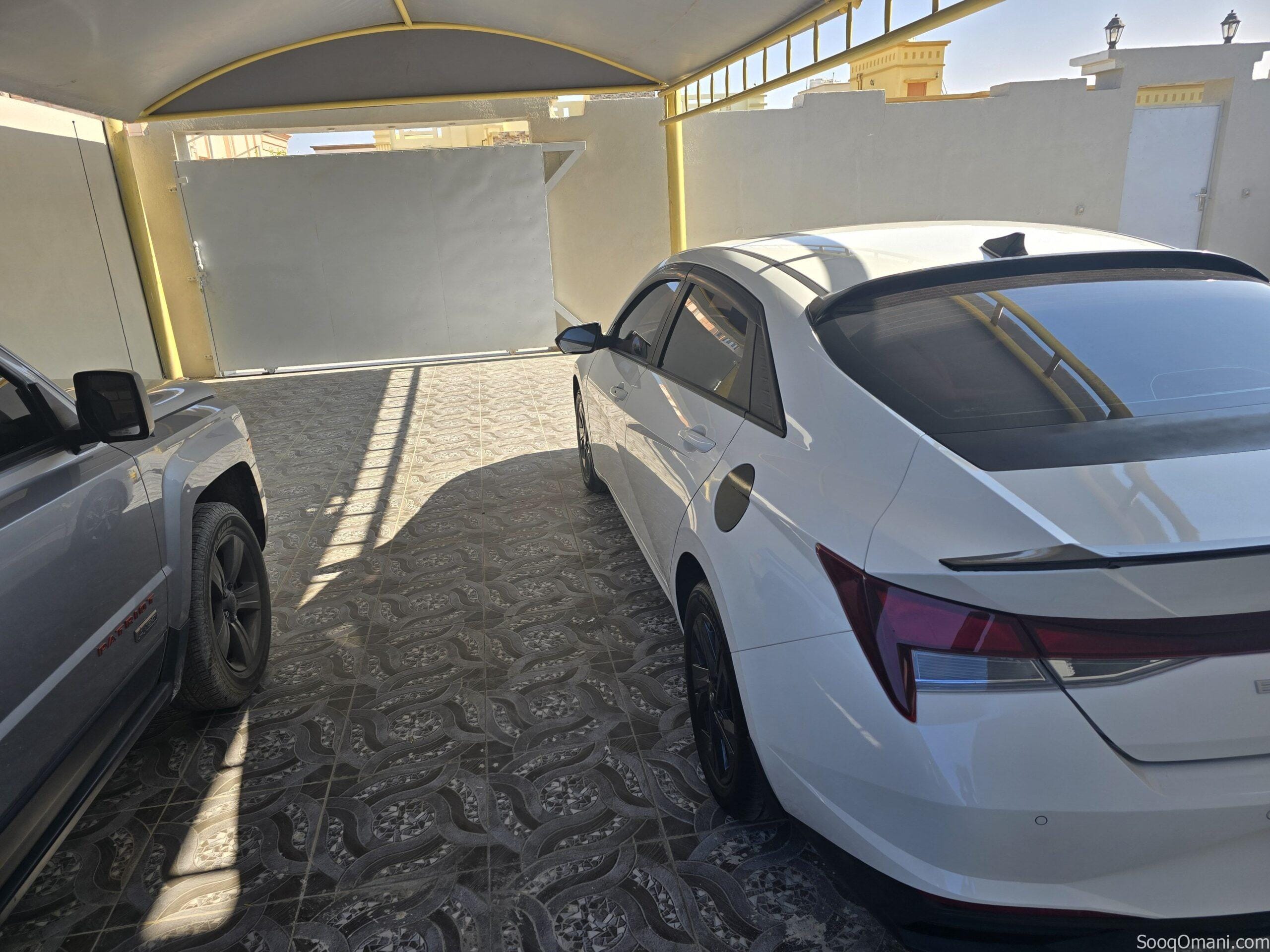 مركبة من نوع هيونداي إلنترا خليجي وكالة عمان سعود بهوان السيارة ماشية 92 الف وضمان الوكالة