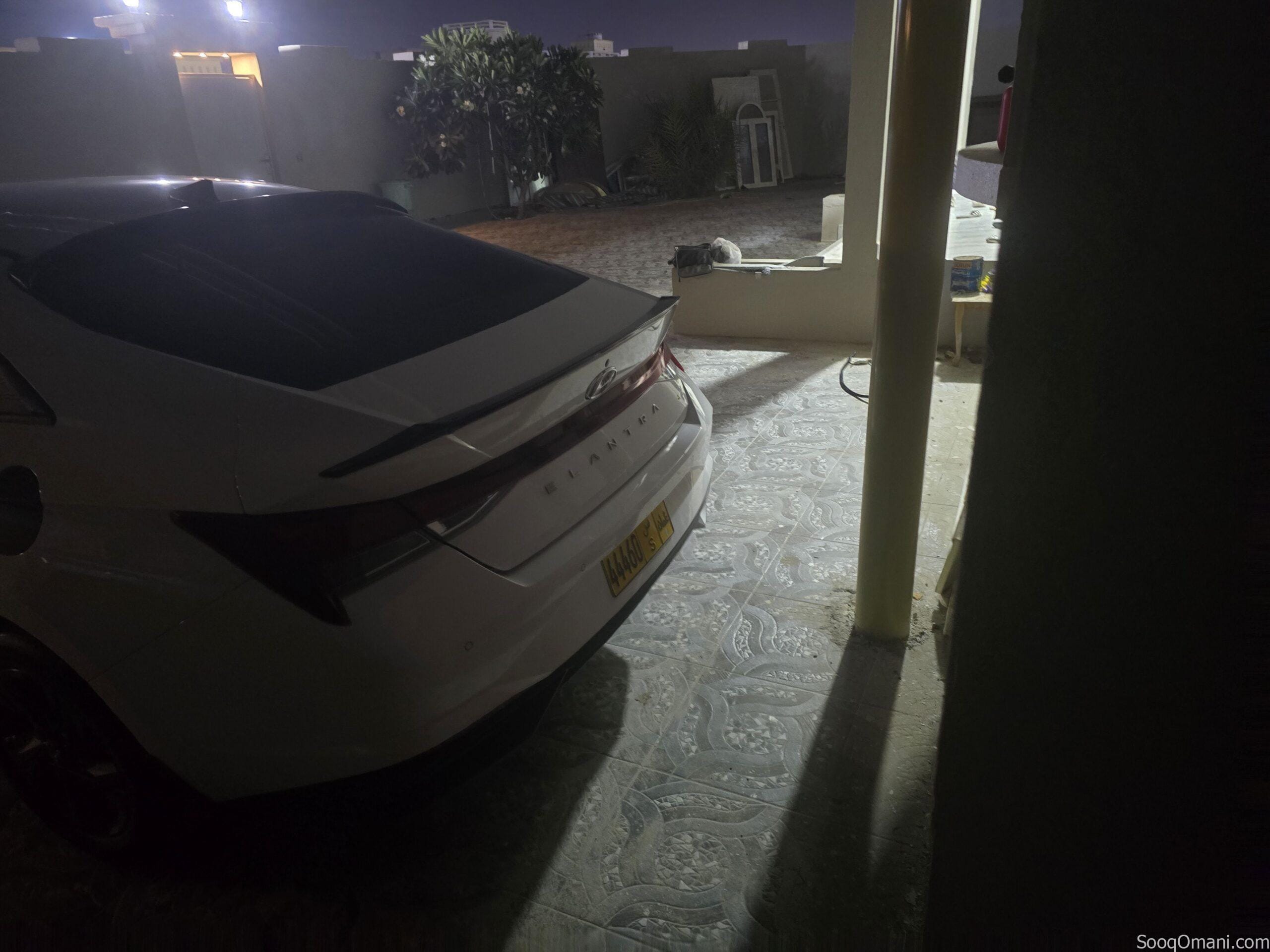 مركبة من نوع هيونداي إلنترا خليجي وكالة عمان سعود بهوان السيارة ماشية 92 الف وضمان الوكالة