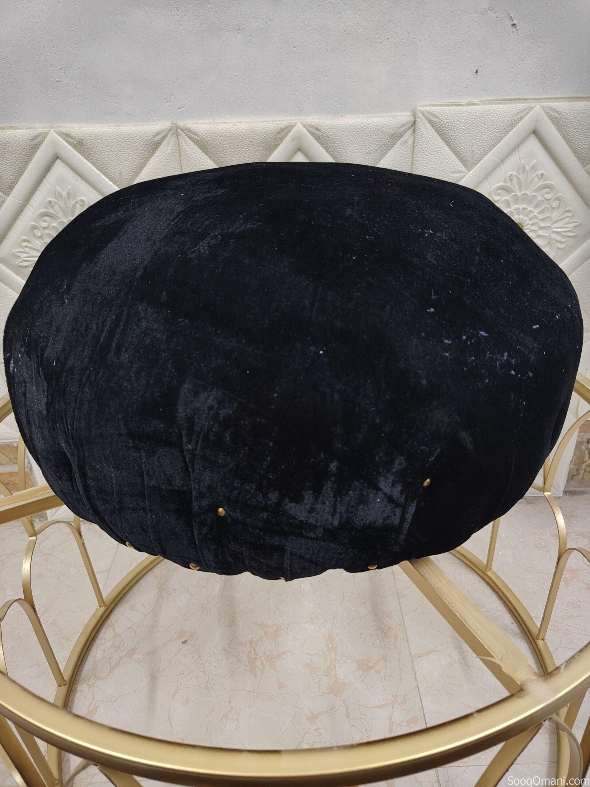 Round cushions, beautiful for picnics, rest areas, and home gardens