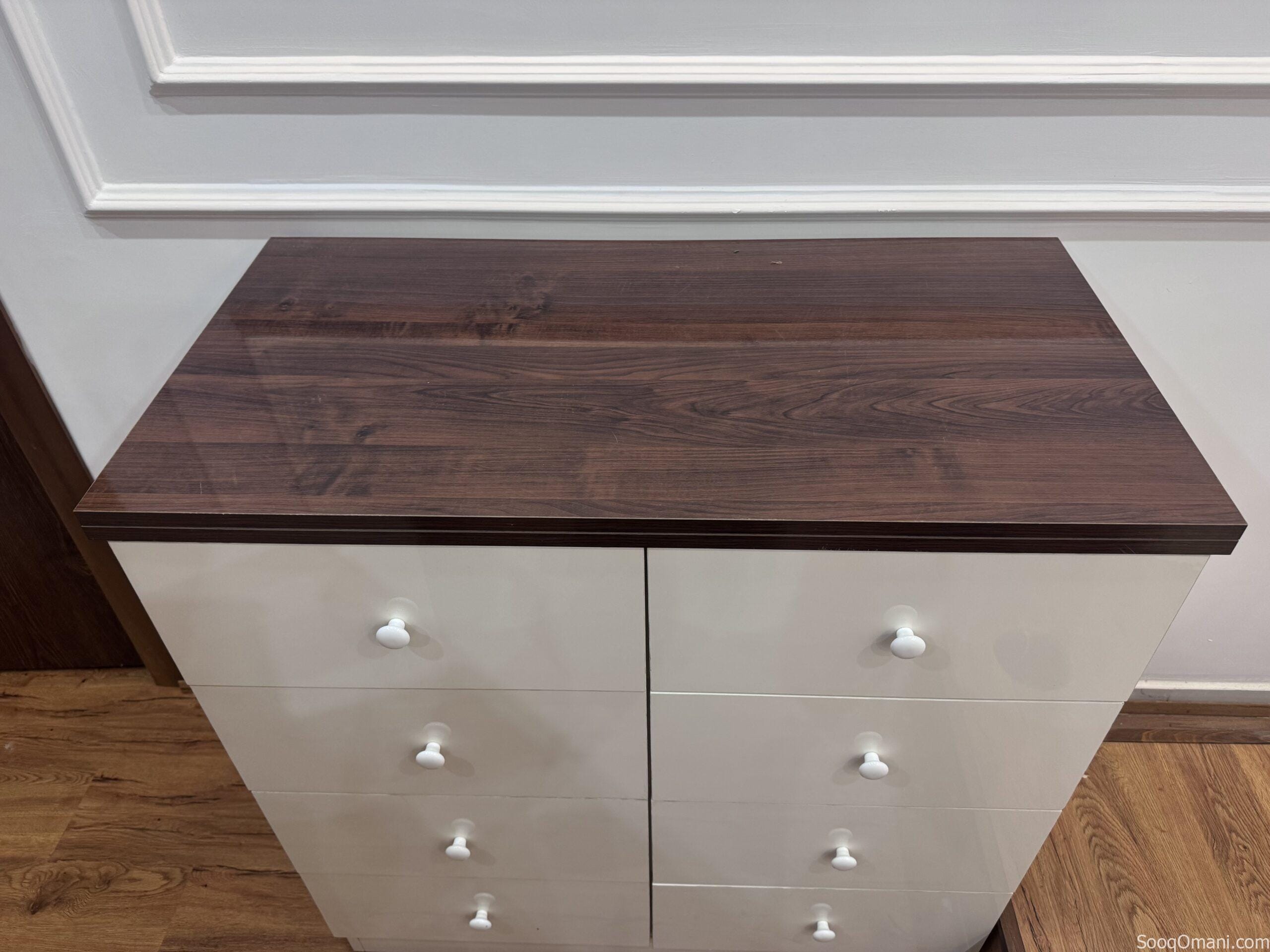 طقم من خزانتين بأدراج بيضاء