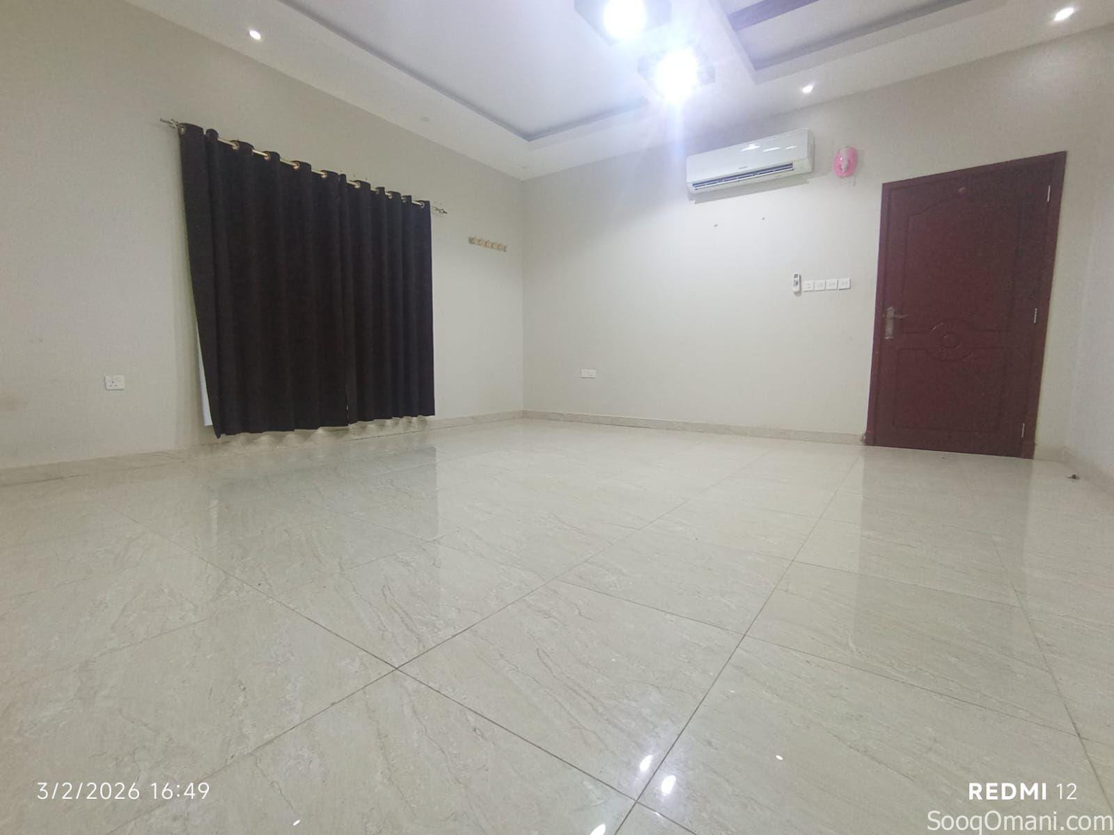 غرف وملاحق للايجار ف الخوض في المعبيلة