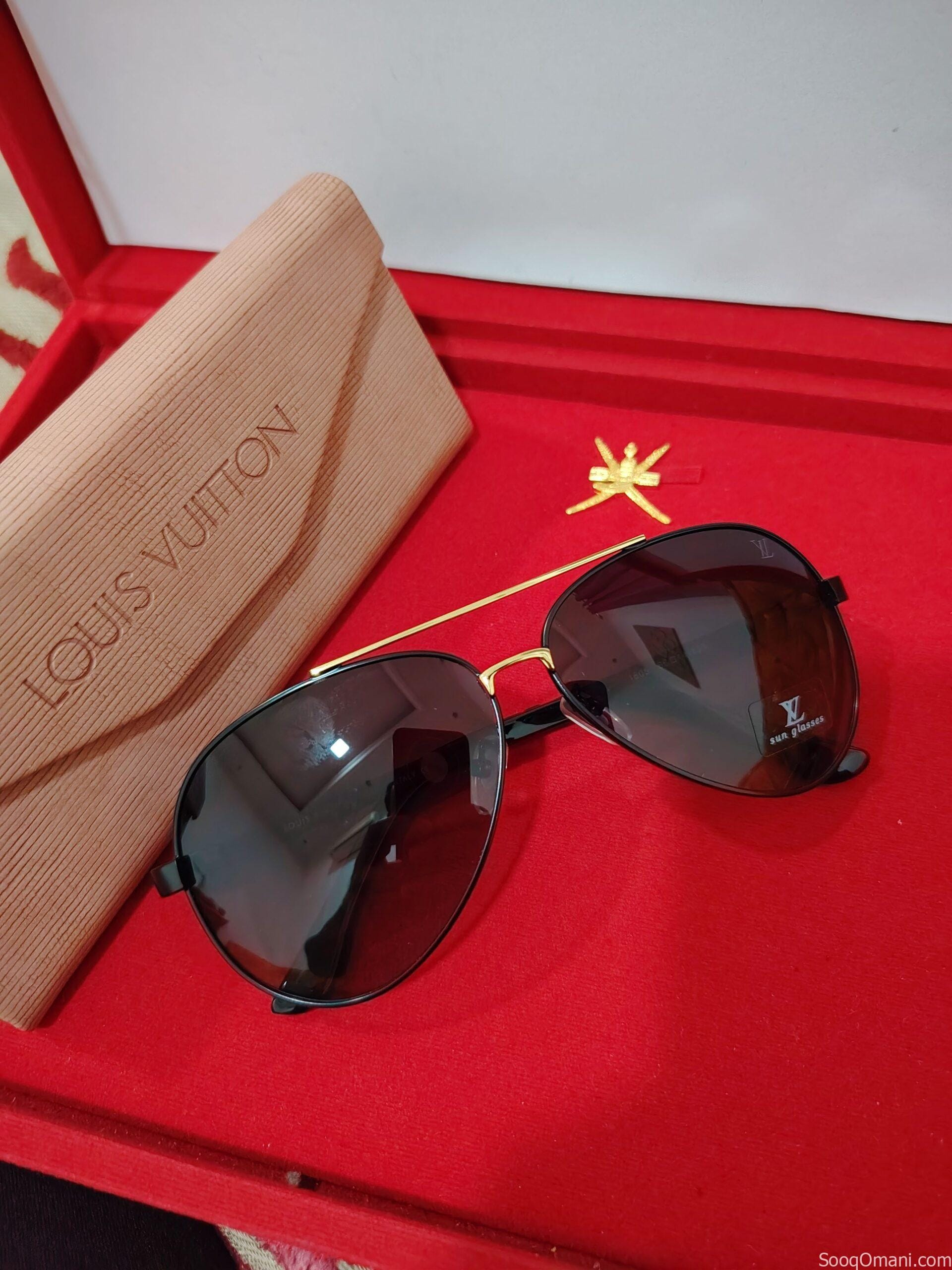 Glasses with a gift and delivery