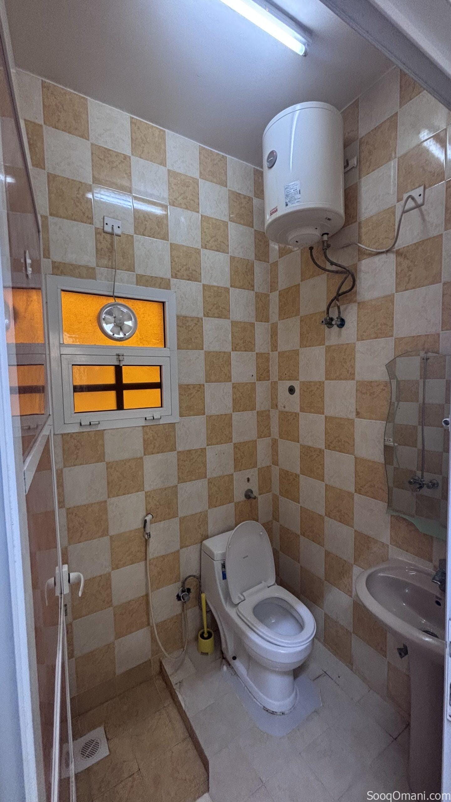 شقه للإيجار في موقع ممتاز قريب مستشفى السويق