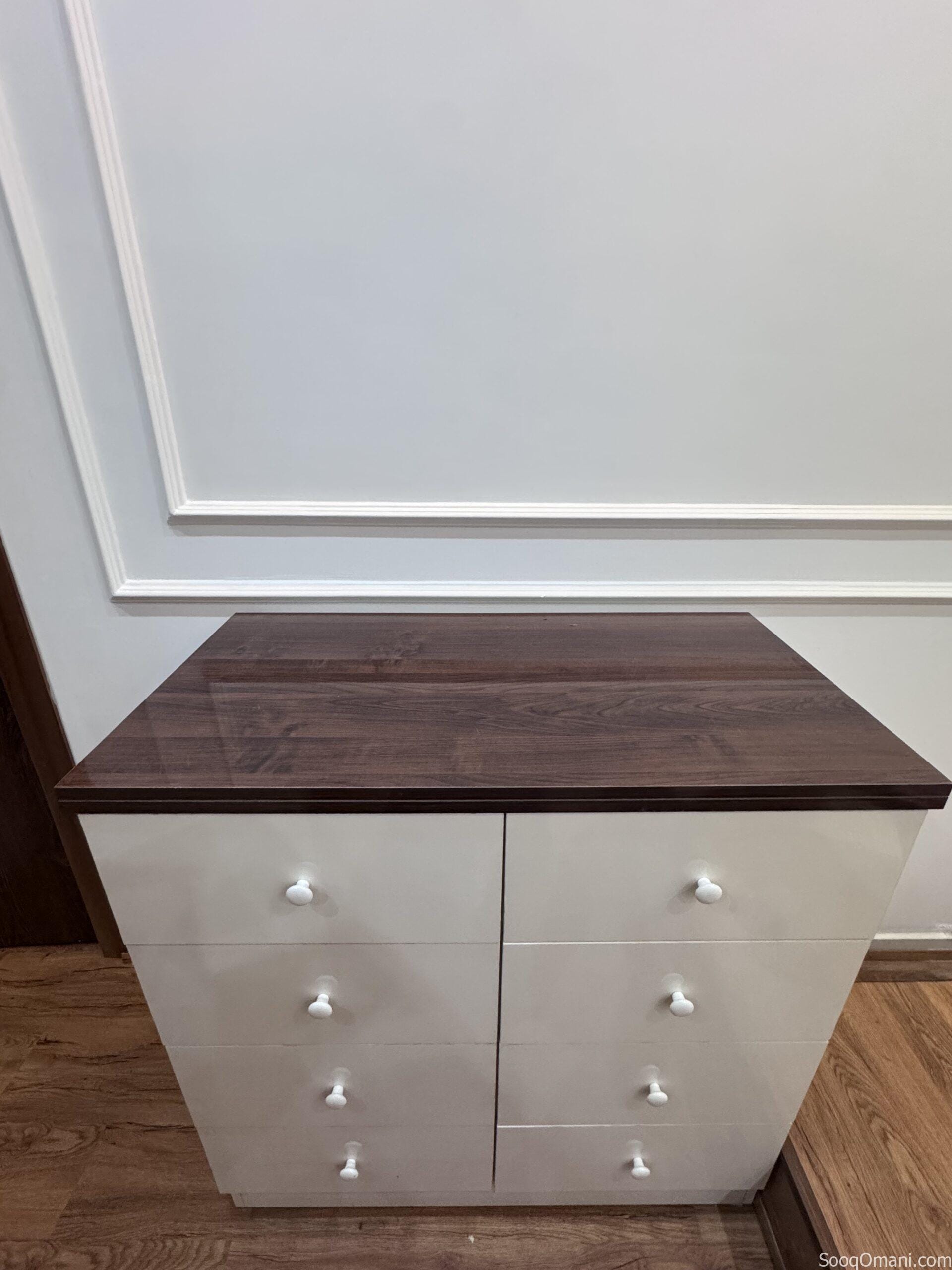 طقم من خزانتين بأدراج بيضاء