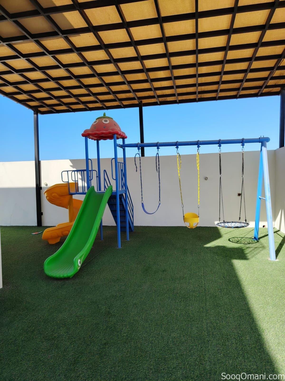 استراحة مصرحة من وزارة السياحة مقابل الشارع البحري بالمصنعه للبيع