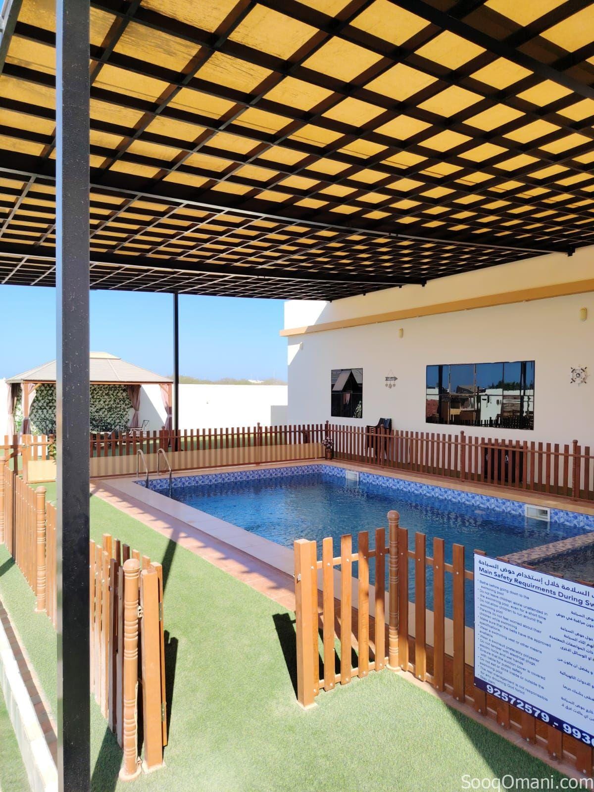 استراحة مصرحة من وزارة السياحة مقابل الشارع البحري بالمصنعه للبيع