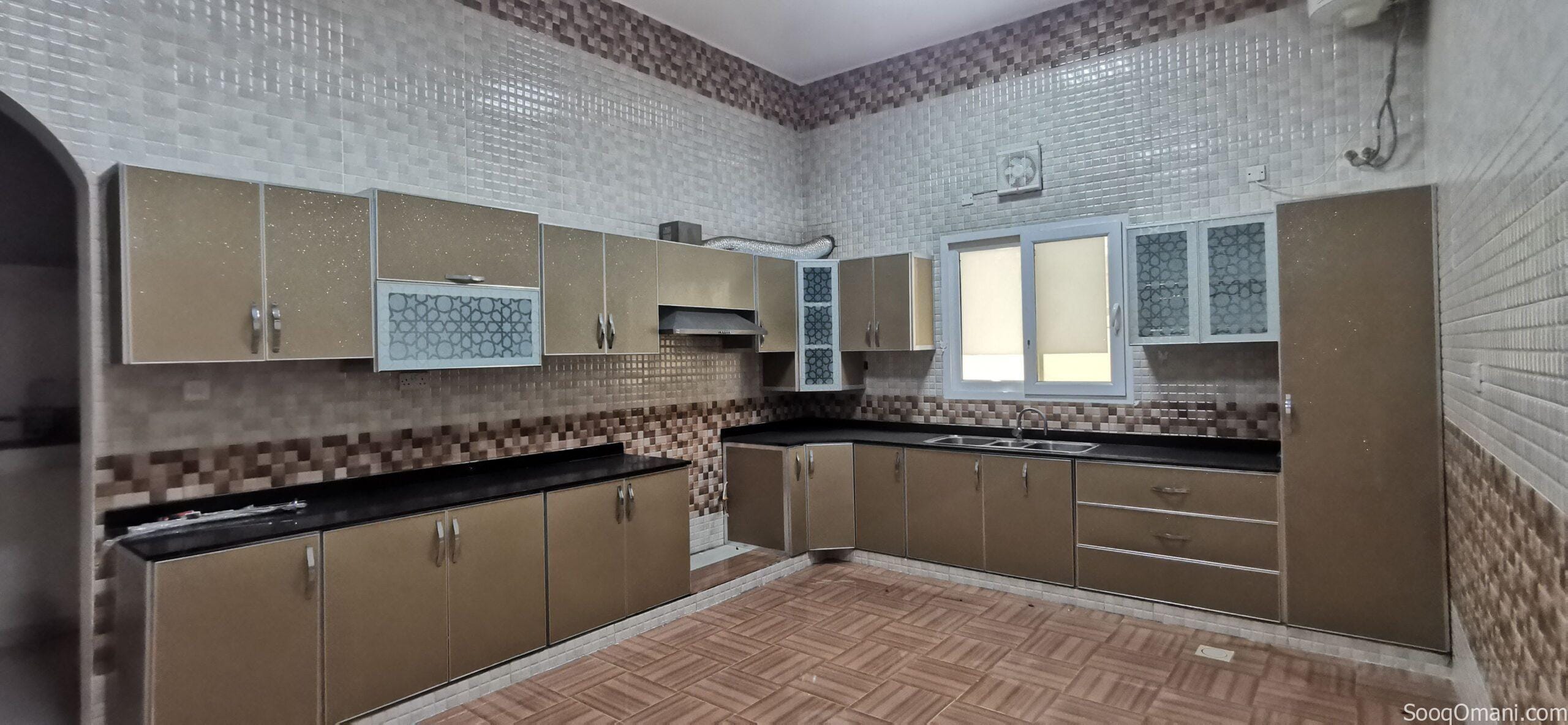 Luxury villa for sale in Bousher Al Awabi, area 421 meters