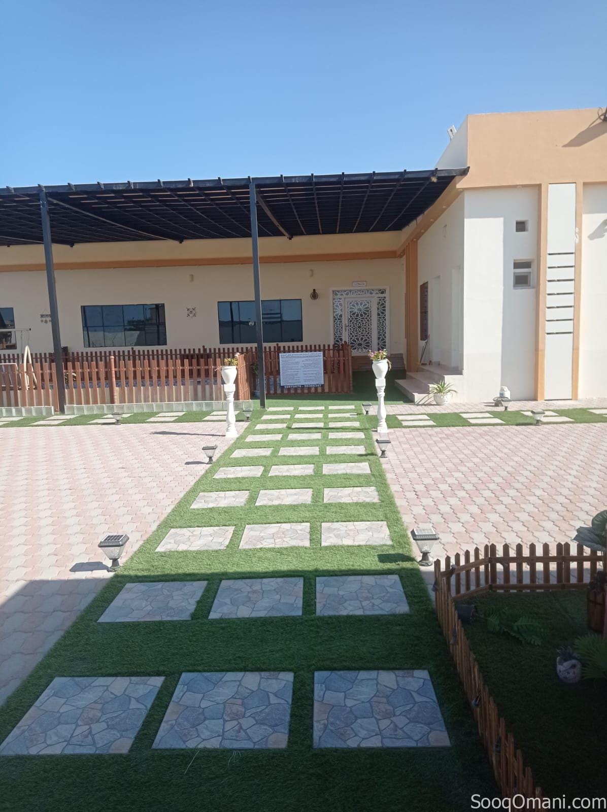 استراحة مصرحة من وزارة السياحة مقابل الشارع البحري بالمصنعه للبيع