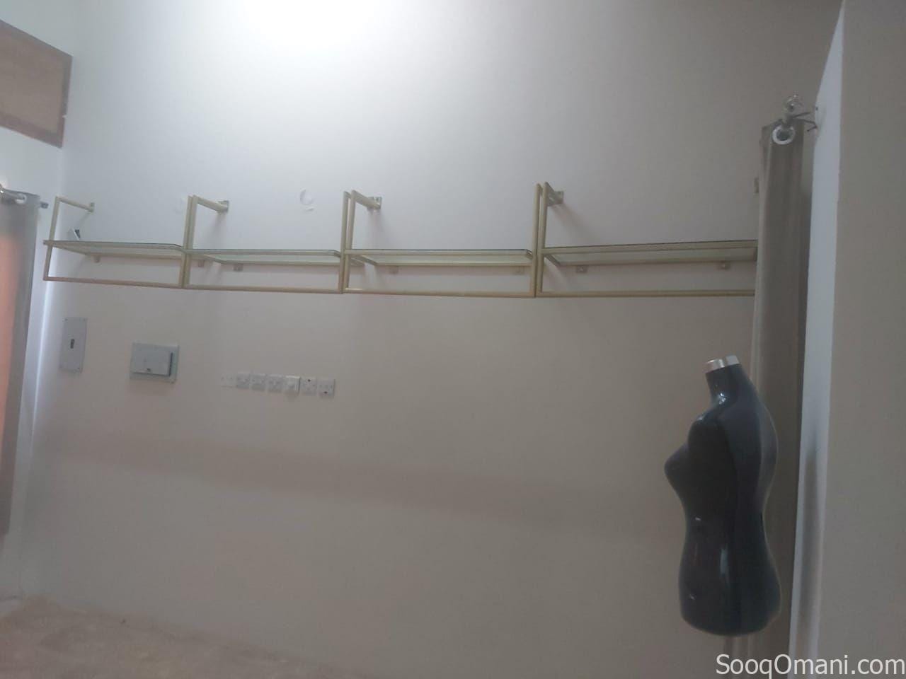 أرفف وعلاقات